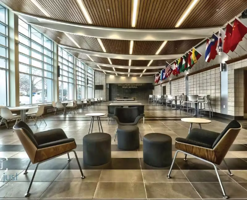 Wisconsin Lutheran High School — školski prostor i učenici