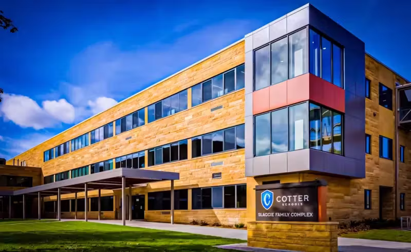 Cotter Schools — školski prostor i učenici