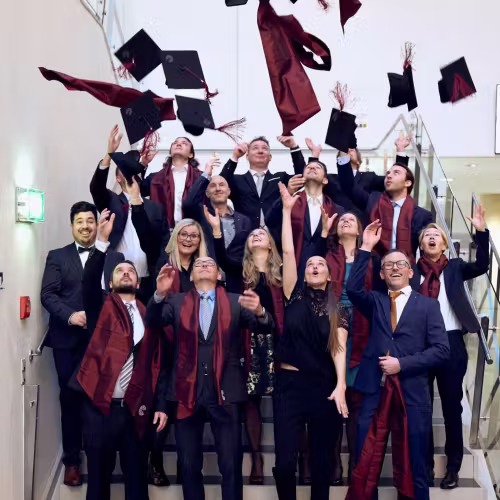 MCI Entrepreneurial University Group — kampus i studenti
