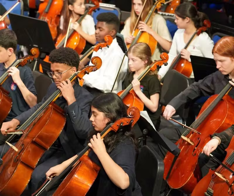 TASIS - The American International School in England — školski prostor i učenici