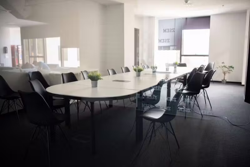 ZSEM - Zagreb school of Economics and Management — kampus i studenti