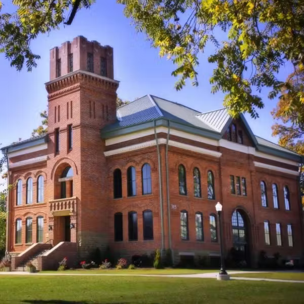 Trine University — kampus i studenti